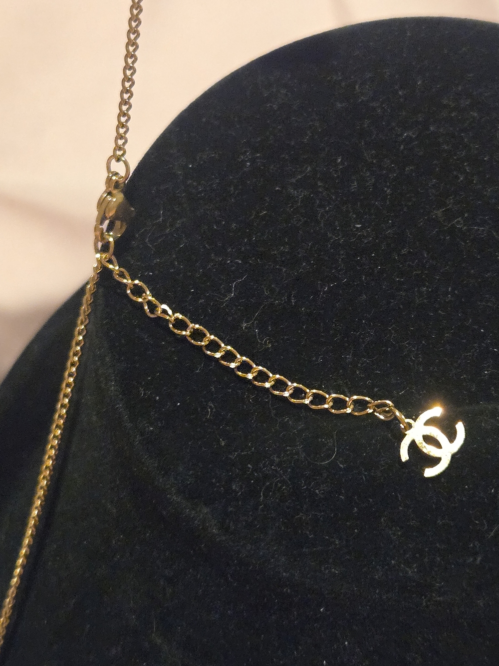 18kgp Dubai Jewelry Gold & Black Heart Pendant Necklace - Picture 5 of 9